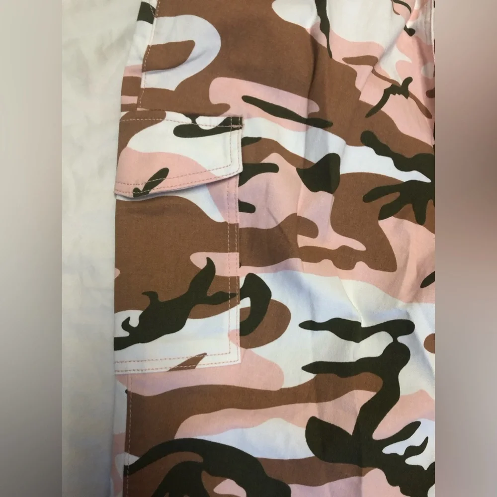 BELTED CAMOUFLAGE STRETCHY JOGGERS SIZE: 1X - Picture 3 of 7